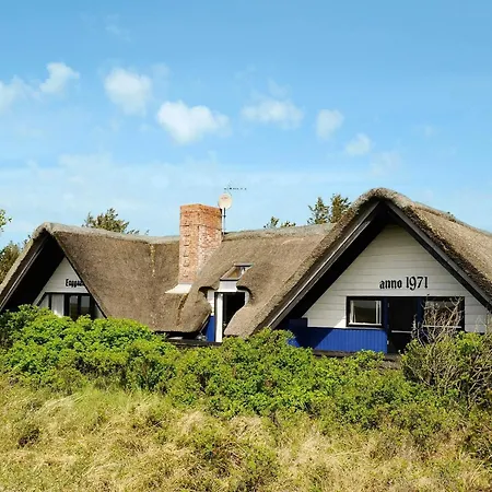 Spacious Retreat With View Blåvand