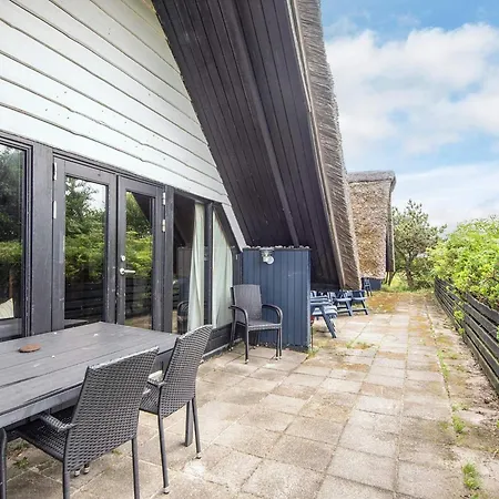 Semesterbostad Spacious Retreat With View Blåvand