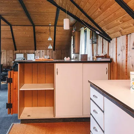 Spacious Retreat With View Semesterbostad