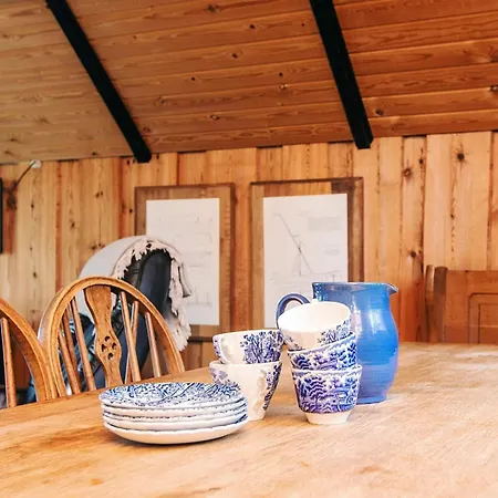 Spacious Retreat With View - By Traum *