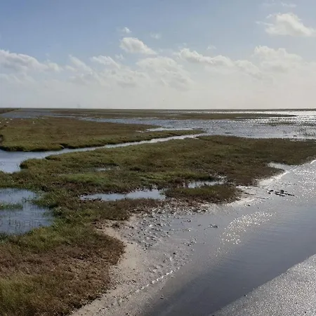 Spacious Retreat With View - By Traum Nyaraló *