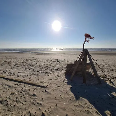 Spacious Retreat With View - By Traum