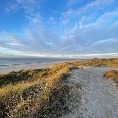 Nyaraló Spacious Retreat With View - By Traum