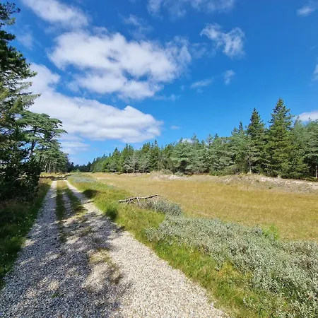 Spacious Retreat With View Feriehus *
