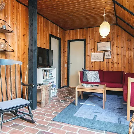 Feriehus Spacious Retreat With View